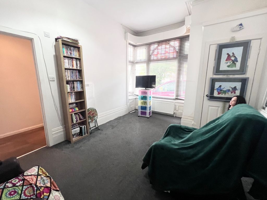 Property photo 2 of 9
