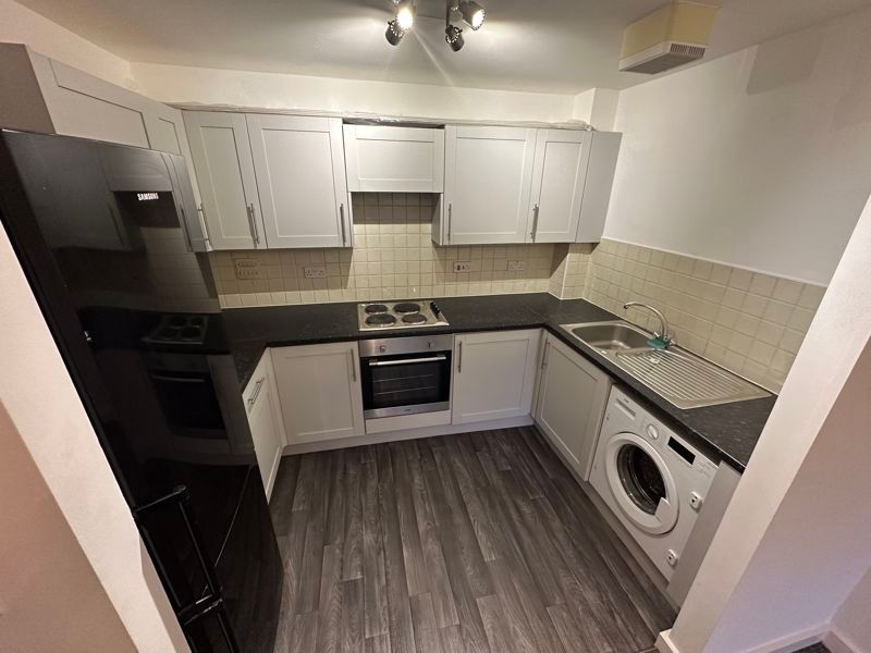 Property photo 2 of 10 Kitchen