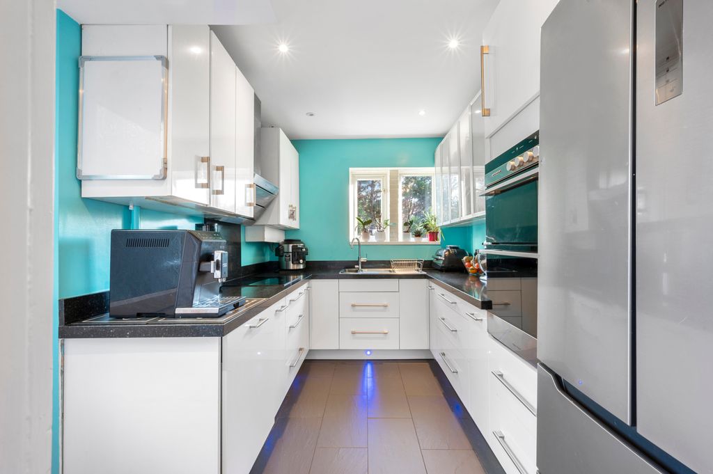 Property photo 2 of 21 Picture No. 19