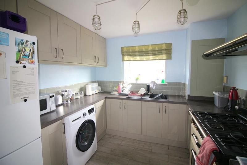 Property photo 2 of 7 Kitchen