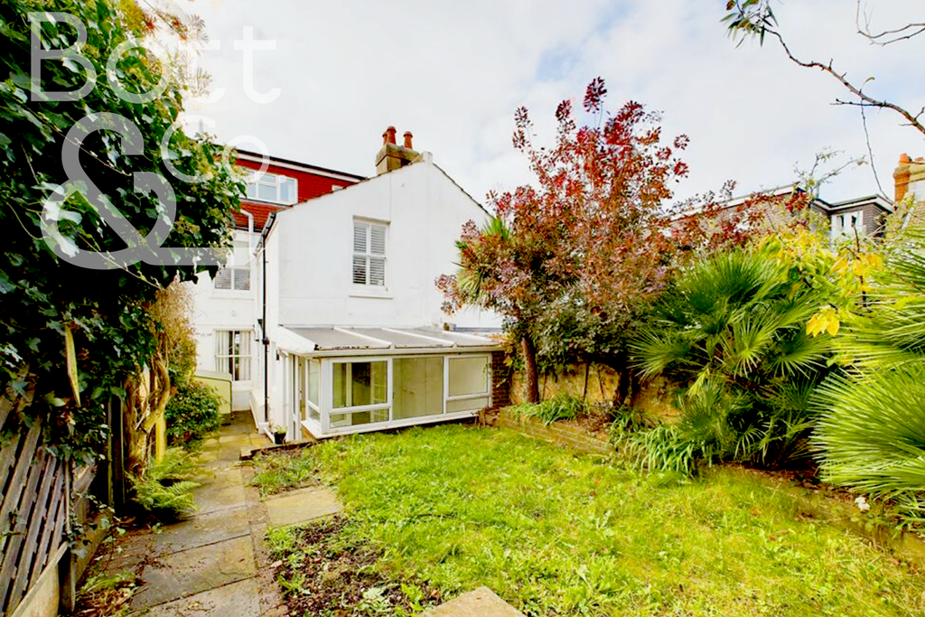 Property photo 2 of 10