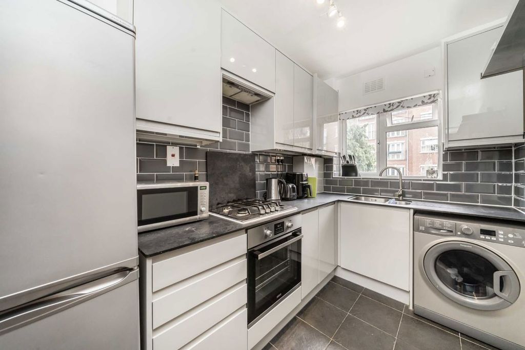 Property photo 3 of 5