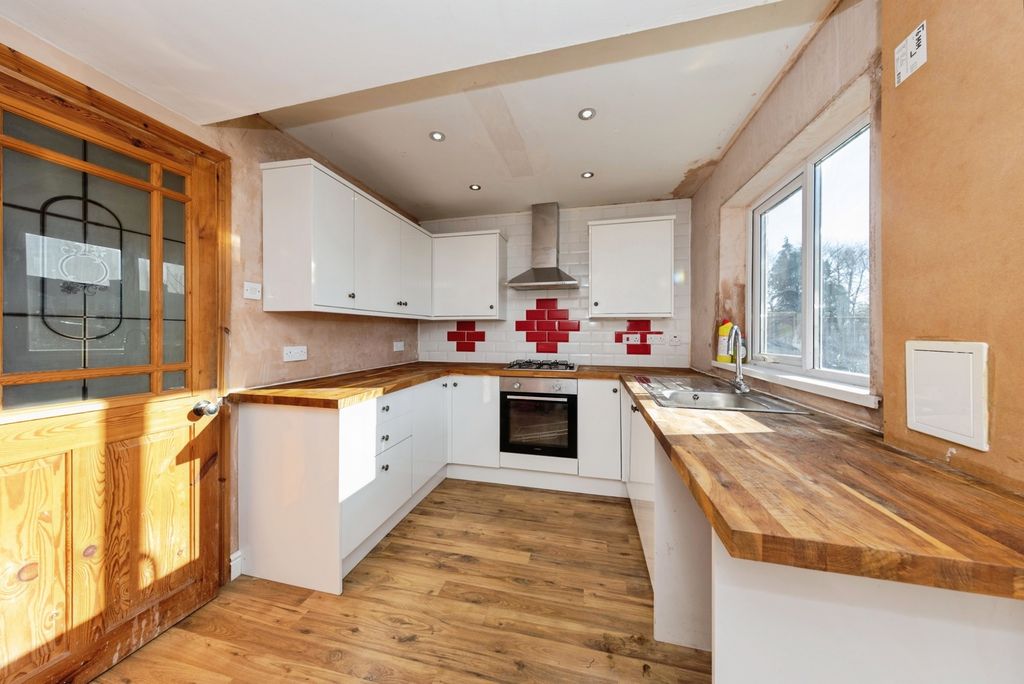 Property photo 2 of 17 Photo