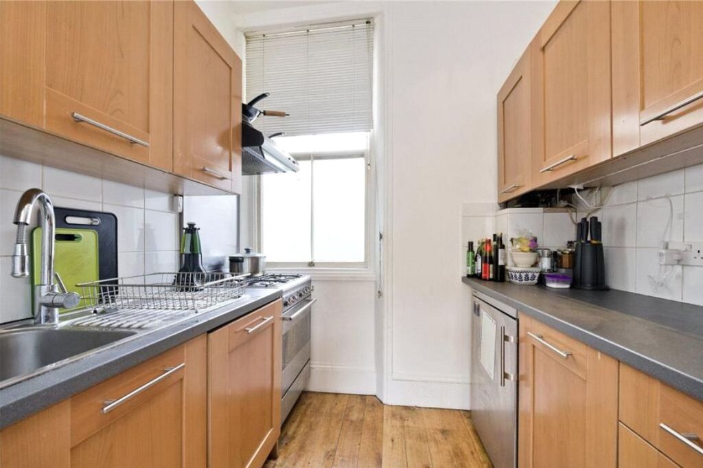 Property photo 2 of 6 Kitchen