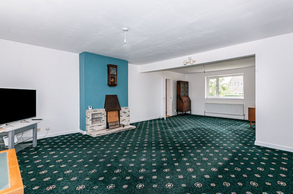 Property photo 3 of 19