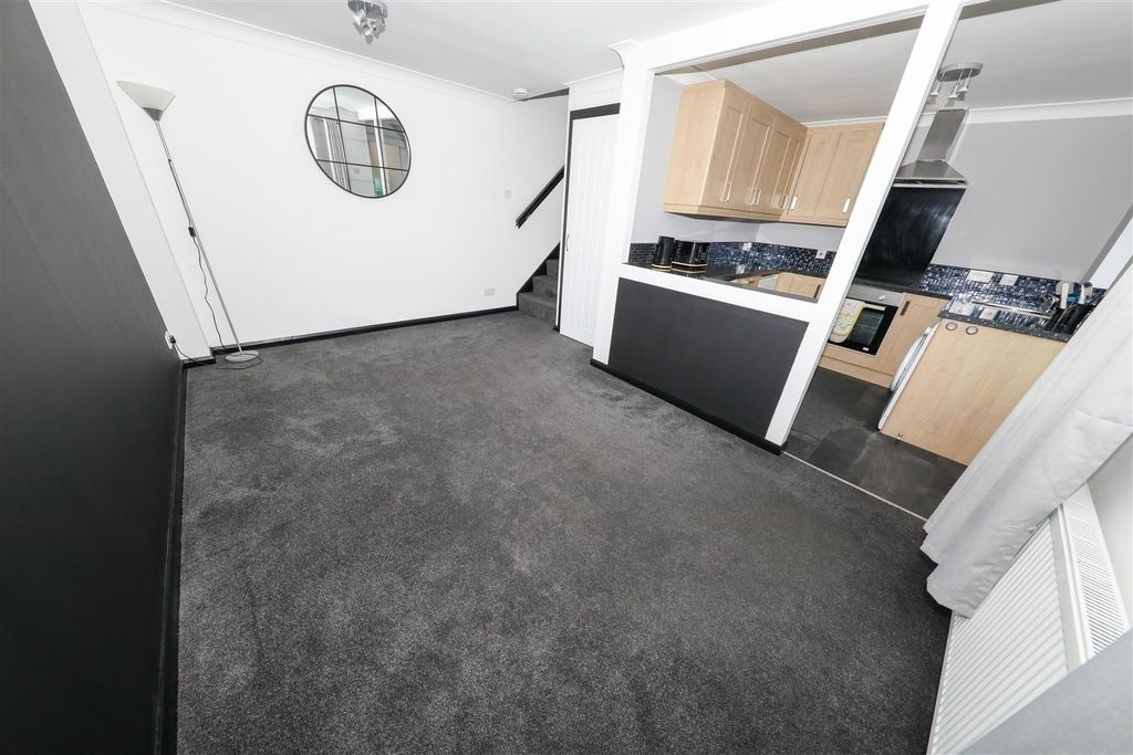 Property photo 3 of 15 c