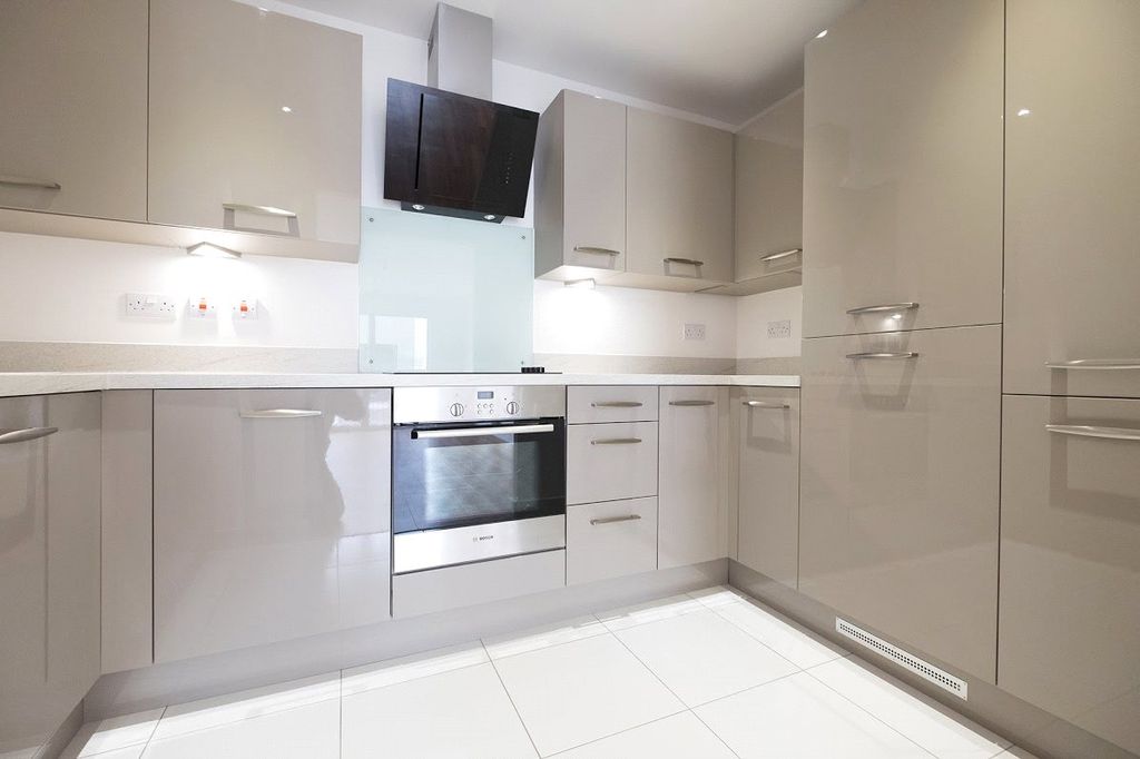 Property photo 3 of 6 04