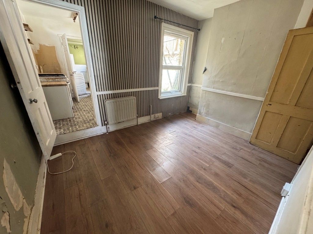 Property photo 3 of 11 Dining Room