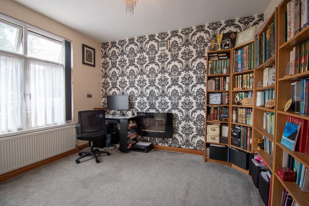 Property photo 3 of 12