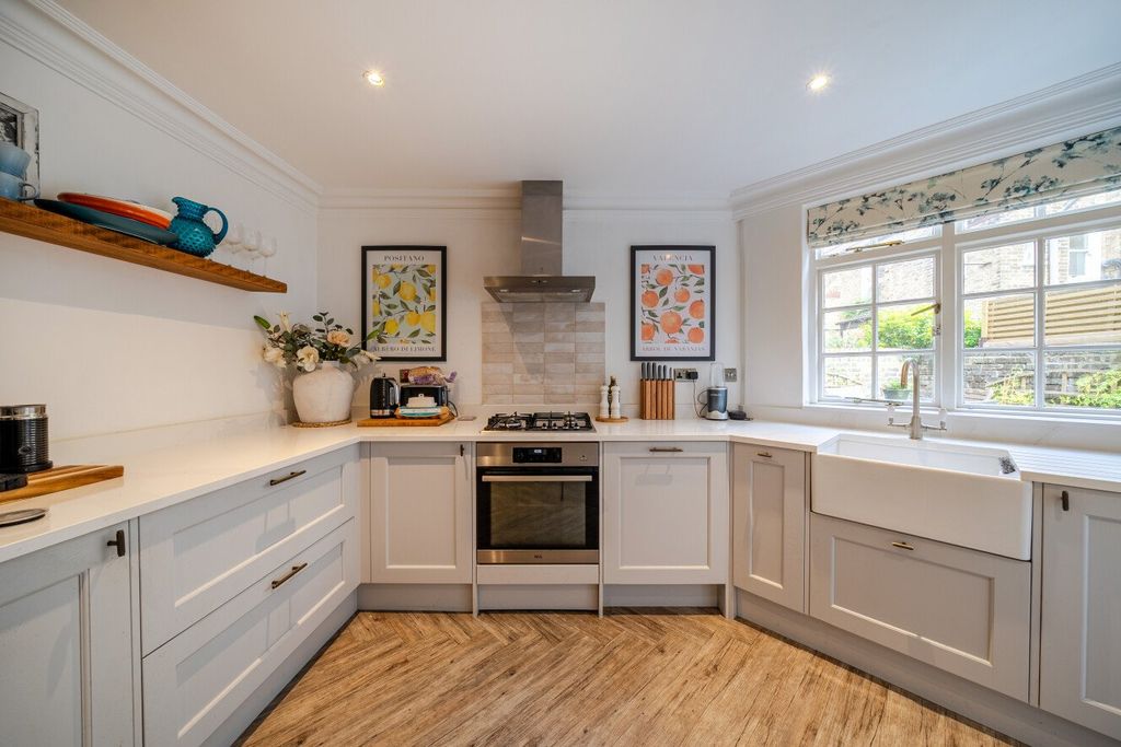 Property photo 2 of 15 Picture No. 27