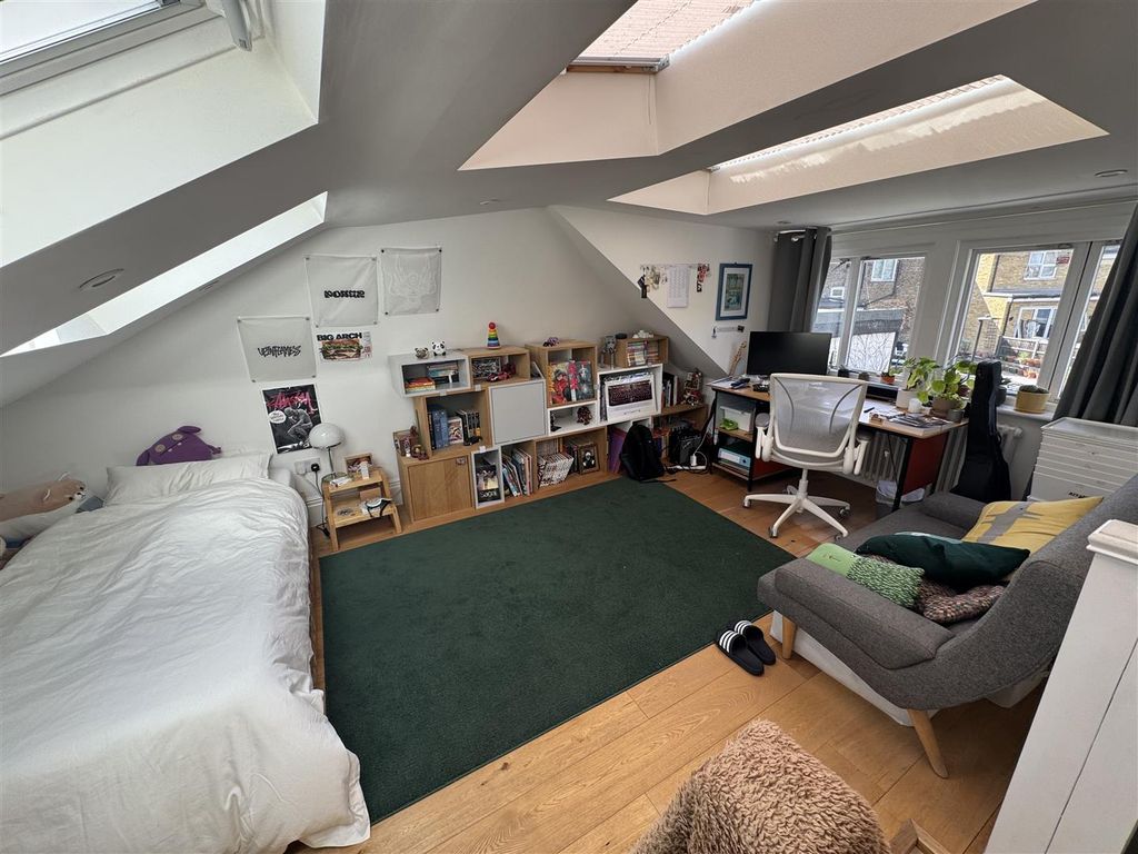 Property photo 2 of 21