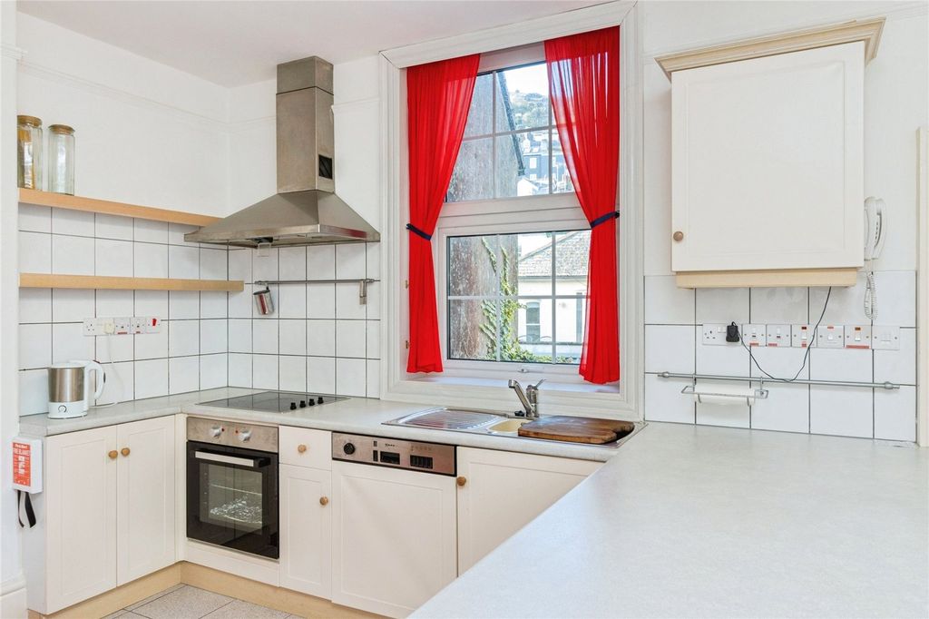 Property photo 2 of 21 Picture No. 09