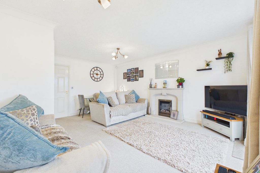 Property photo 3 of 19