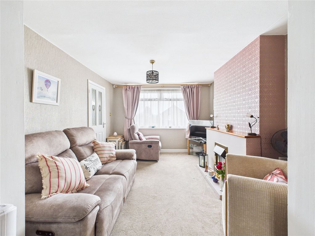 Property photo 3 of 19 Picture No. 30