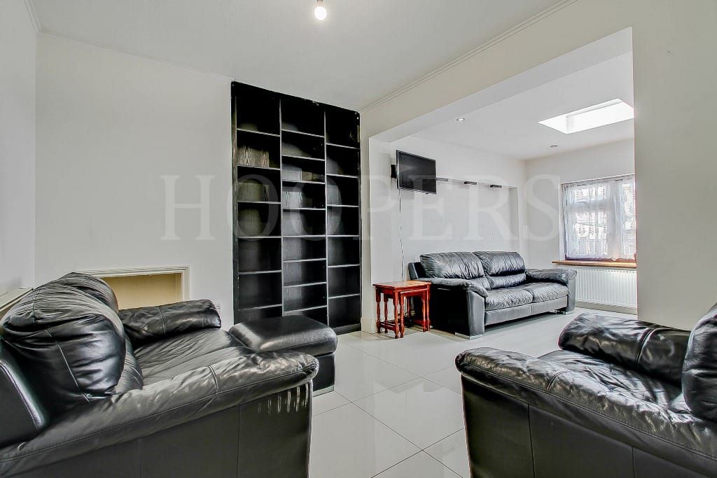 Property photo 3 of 18