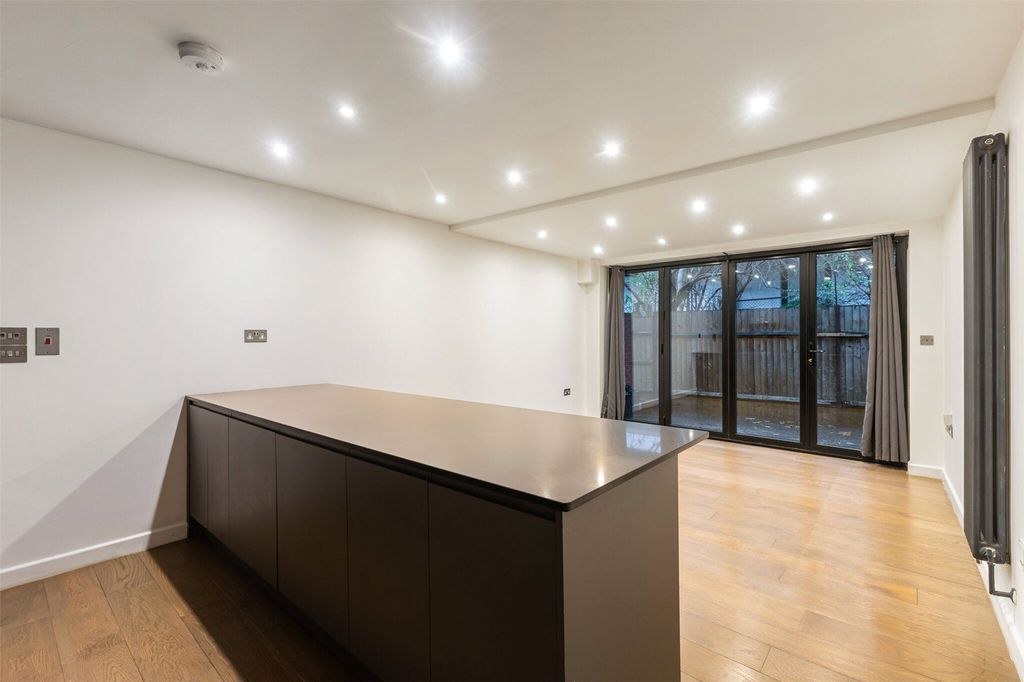 Property photo 3 of 21 Picture No. 07