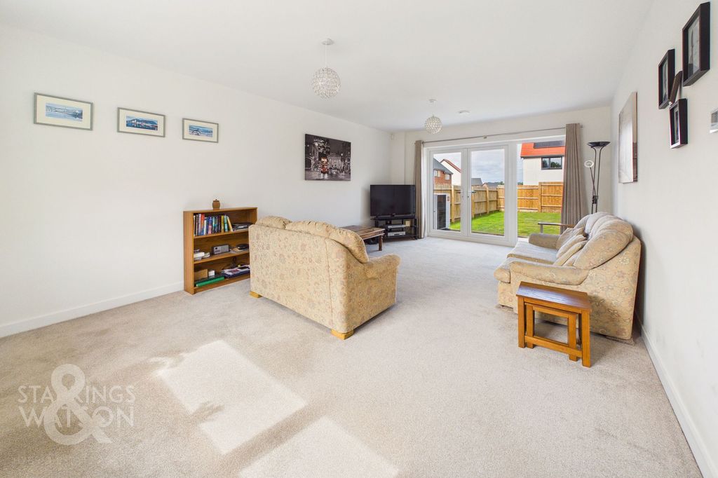 Property photo 2 of 23