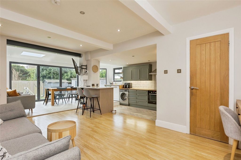 Property photo 3 of 24 Picture No. 27