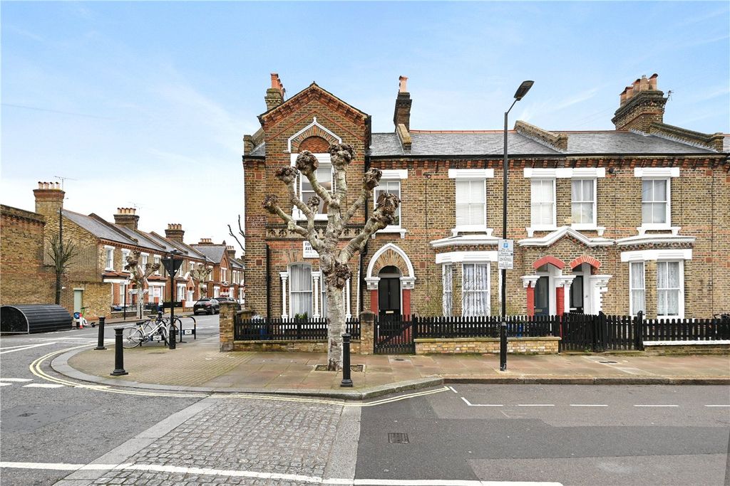 Property photo 2 of 7 Picture No. 12