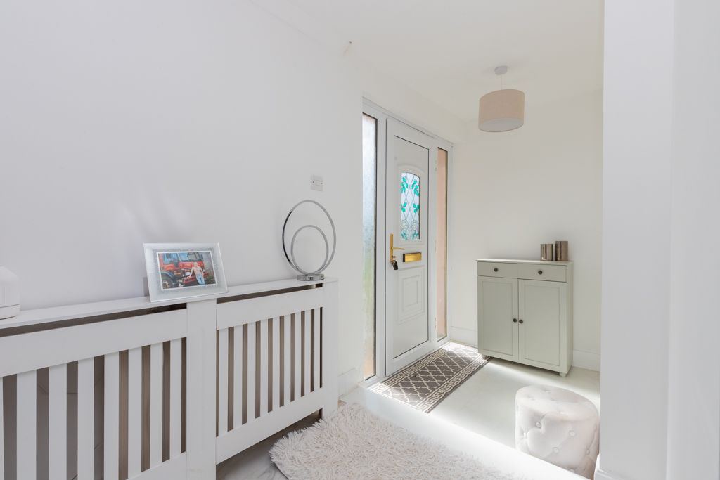 Property photo 3 of 31