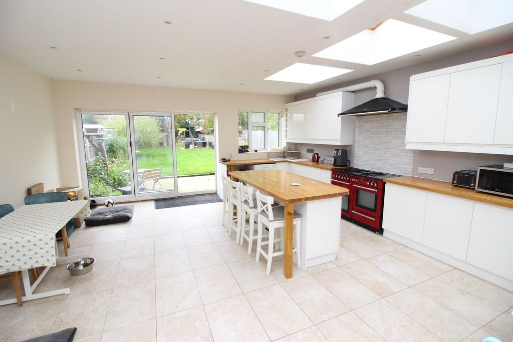 Property photo 2 of 13