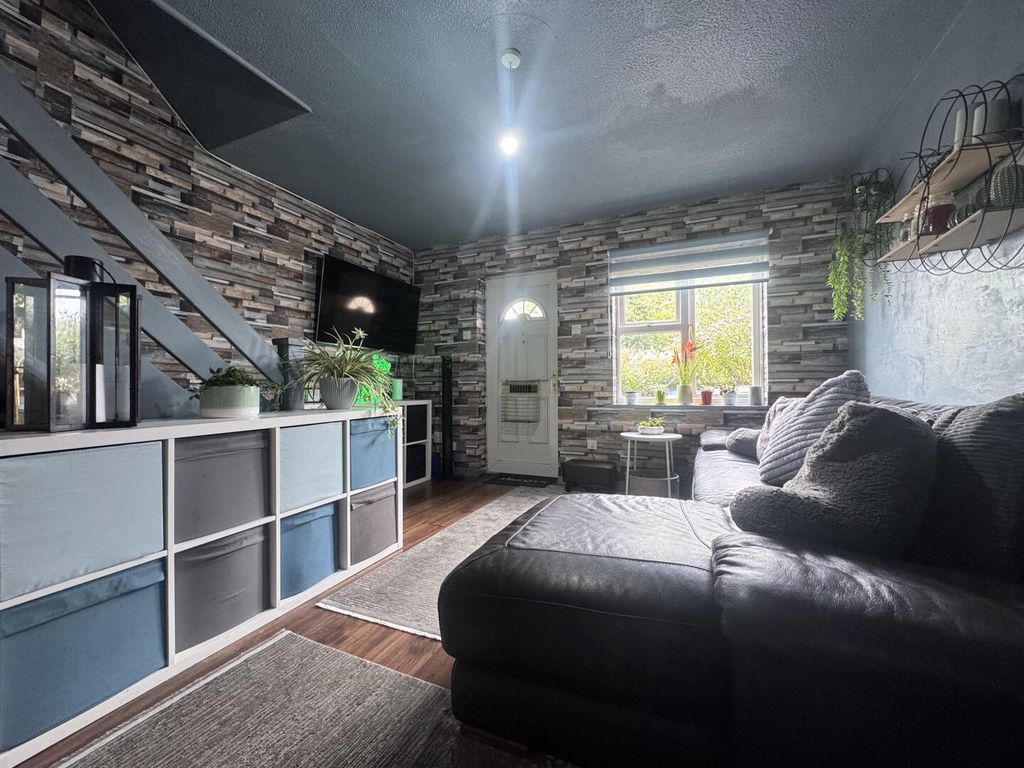 Property photo 3 of 23
