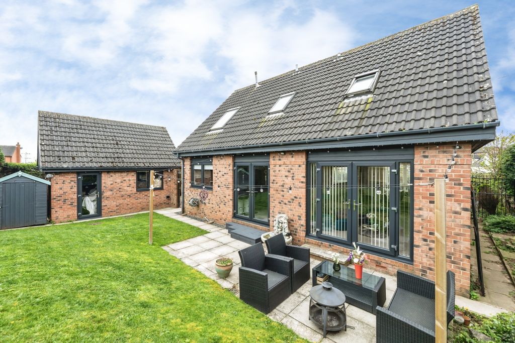 Property photo 1 of 19