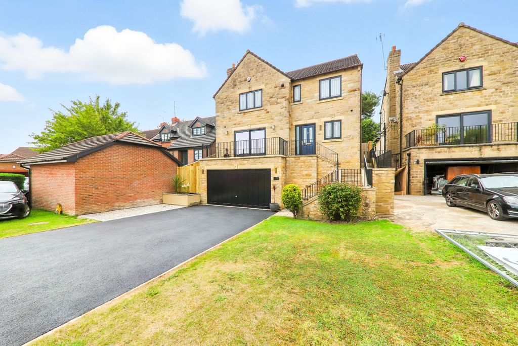 Property photo 2 of 32