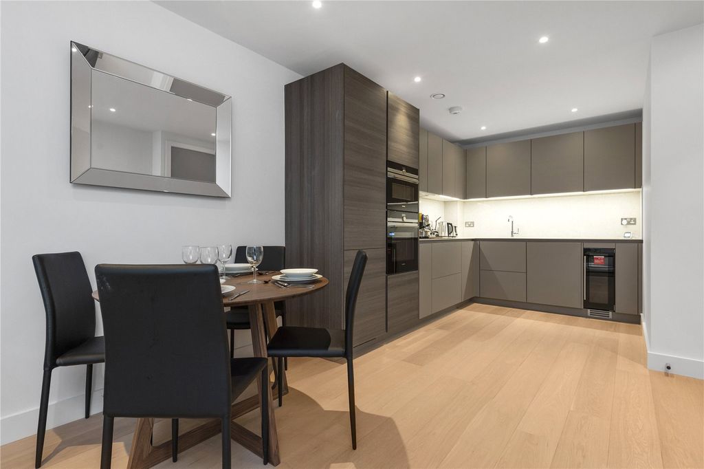 Property photo 2 of 11 Kitchen