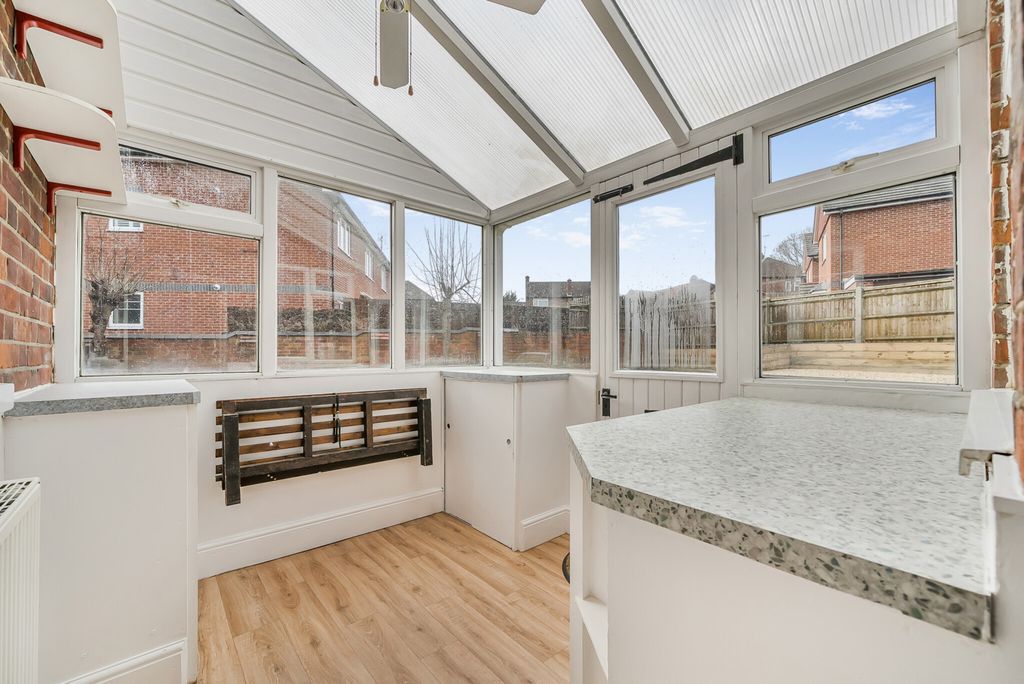 Property photo 2 of 21 1402260-21-697A0E...