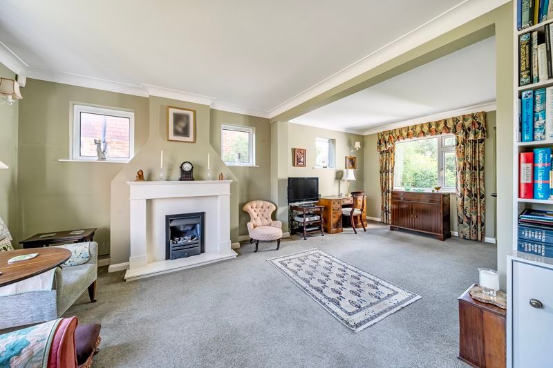 Property photo 2 of 22 Lounge