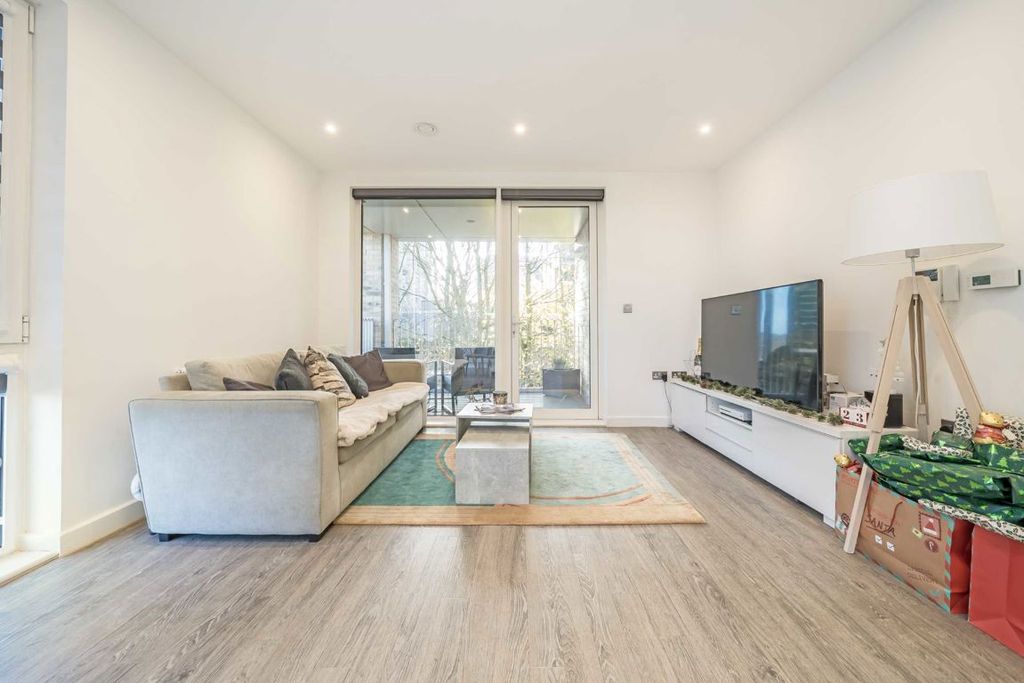 Property photo 2 of 7