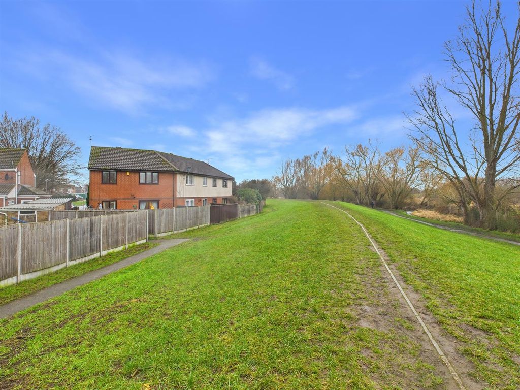 Property photo 2 of 15 Cam02435G0-Pr0124-Still020.Jpg