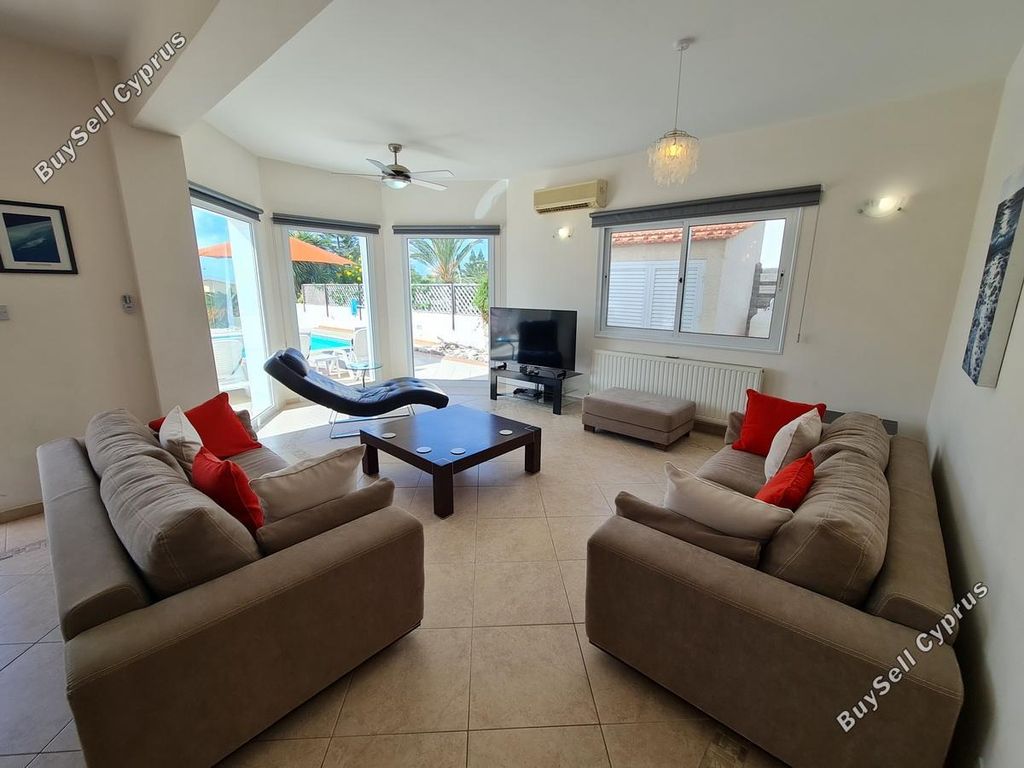 Property photo 3 of 69