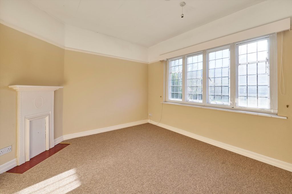 Property photo 3 of 9 Image