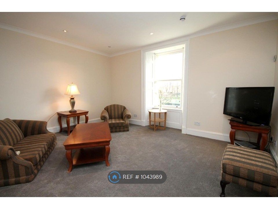 Property photo 2 of 10 Lounge