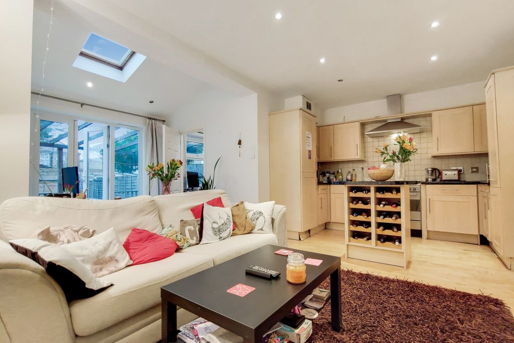 Property photo 2 of 11