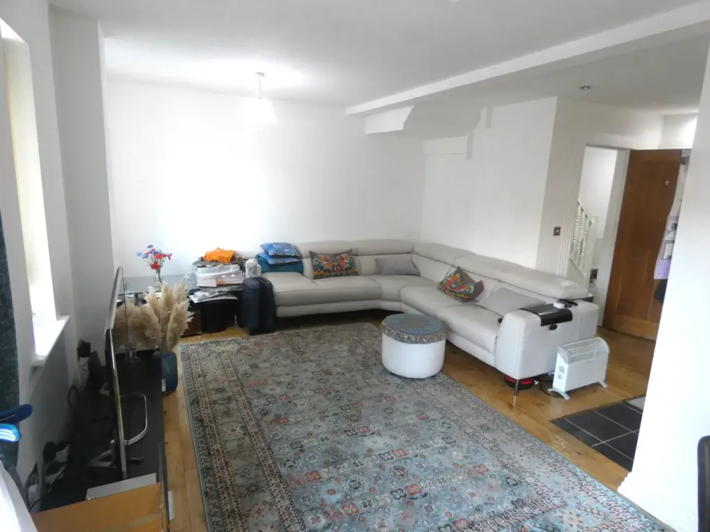 Property photo 3 of 23