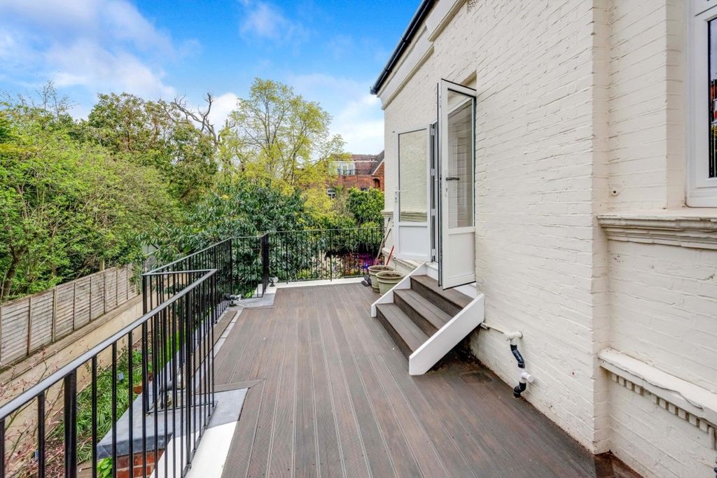 Property photo 3 of 12