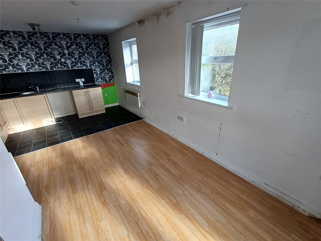 Property photo 3 of 6 Picture No. 02