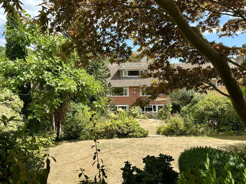 Property photo 3 of 24