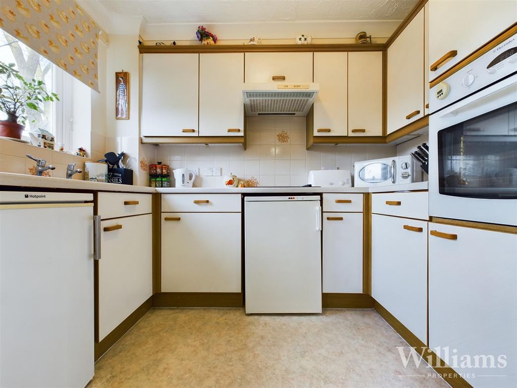 Property photo 2 of 10 Cam04950G0-Pr0018-Still010.Jpg