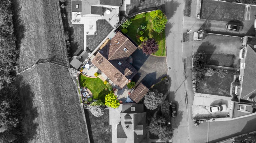Property photo 2 of 34 4275616