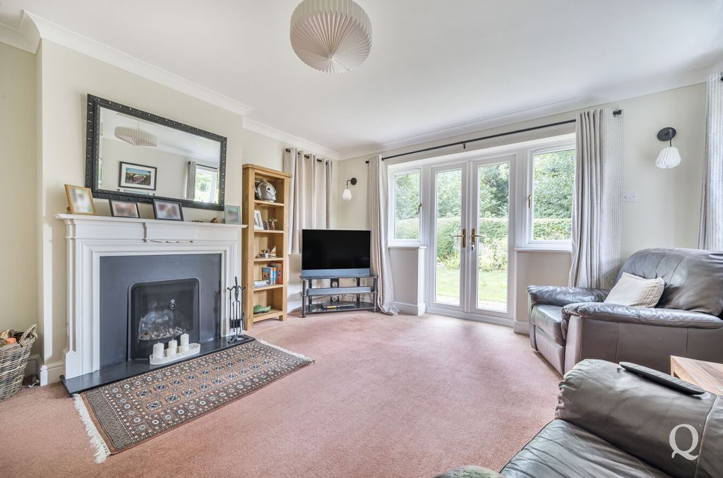 Property photo 2 of 24 0Adbbd0E-Eae8-40F...