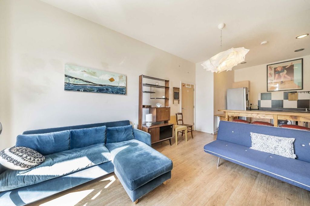 Property photo 1 of 5