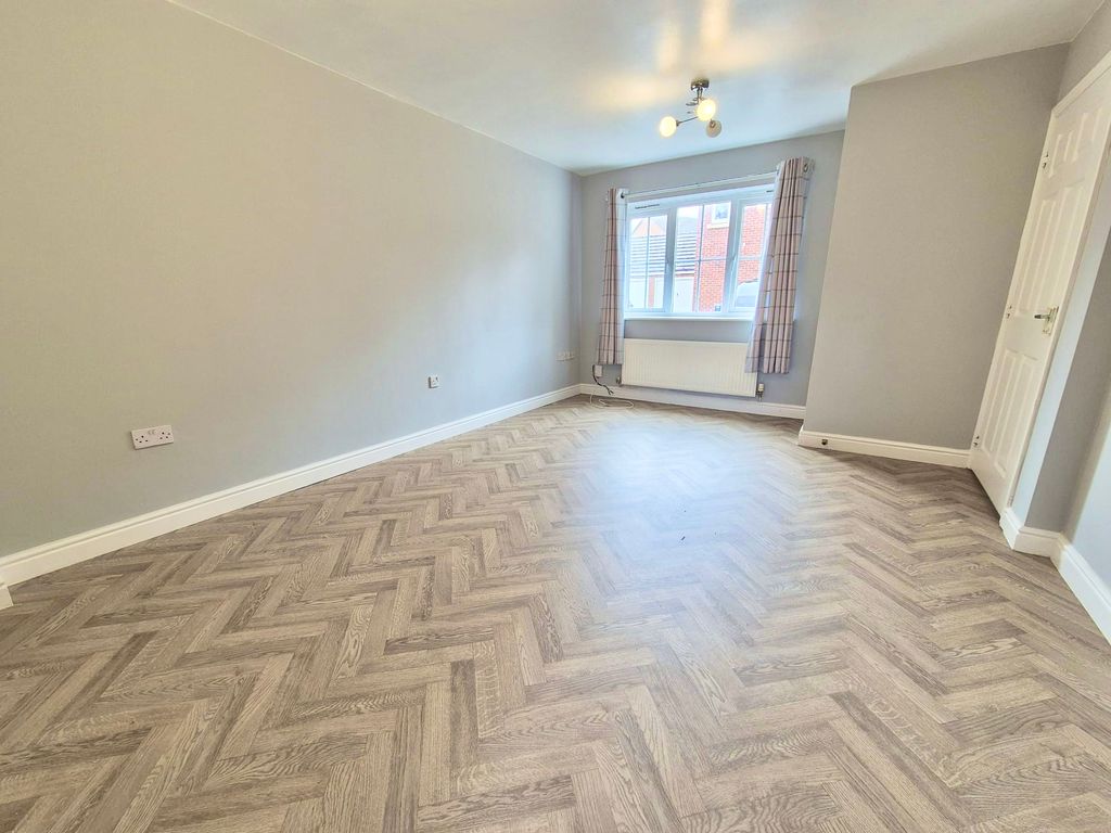 Property photo 3 of 19 Img_7585