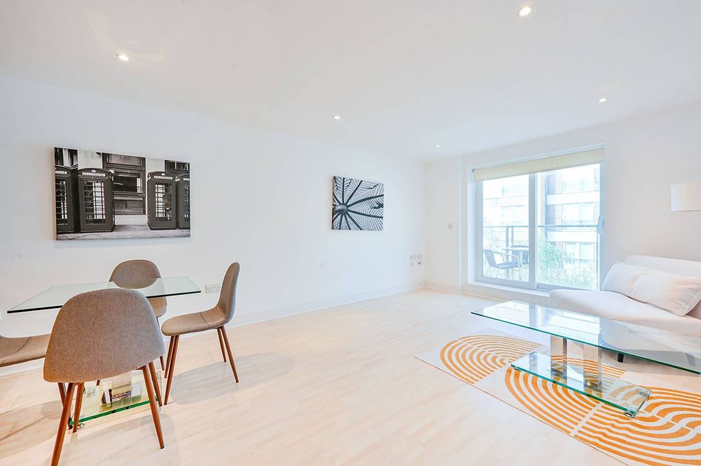 Property photo 2 of 9