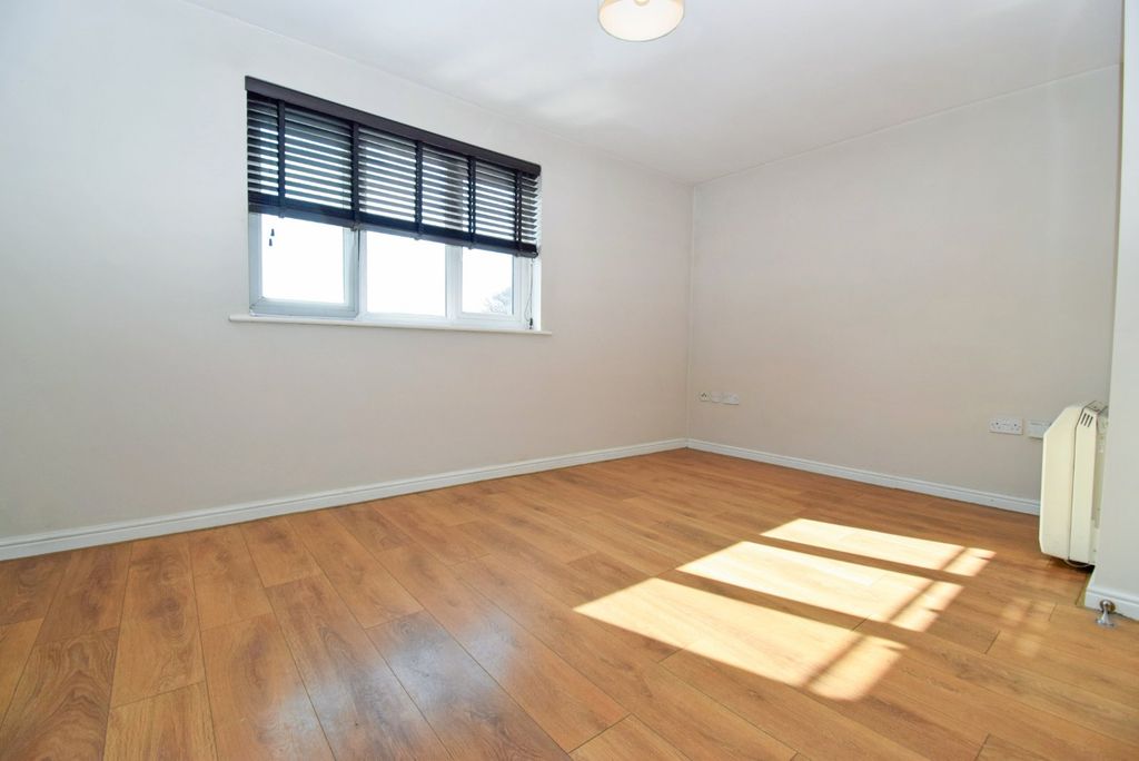Property photo 2 of 12 Living Room