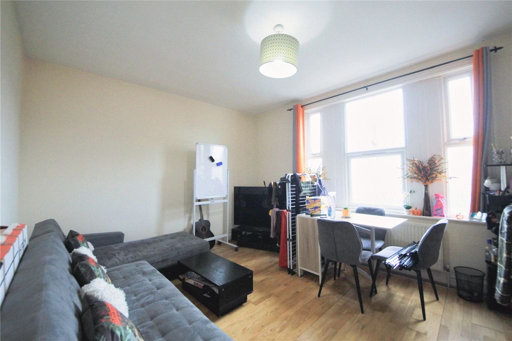 Property photo 3 of 12 Picture No. 14