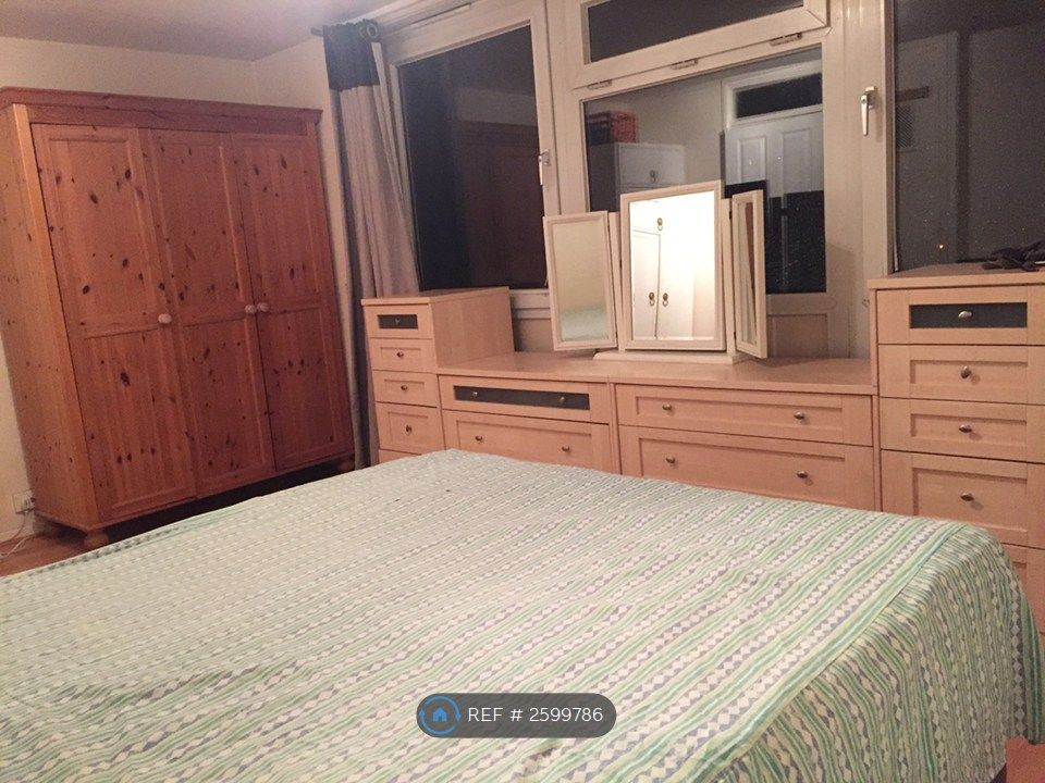 Property photo 1 of 14 Large Double For Couple £1000